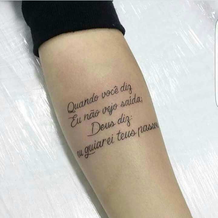 20 Tatuagens Femininas Com Frases Fotos Dicas Imagens Tatuagens Tatuagens Escritas Trechos E Frases Para Inspirar Sua Tatuagem