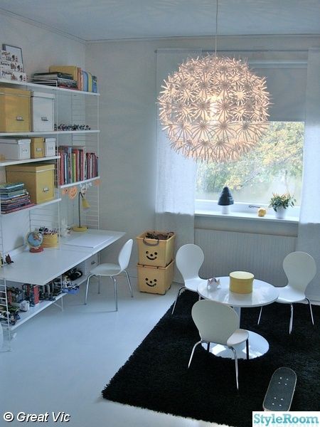 Stringhylla,string,vitt,barnrum,taklampa,maskroslampa,sittgrupp ...