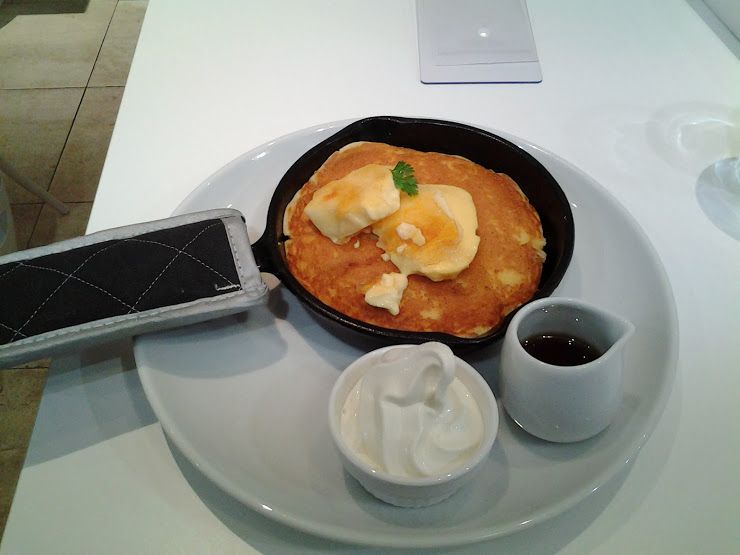 クレームブリュレ窯出しフレンチパンケーキ 北海道生乳ソフトクリーム添え バターグランデ アトレ恵比寿 パンケーキ クレームブリュレ スフレ パンケーキ クレームブリュレ窯出しフレンチパンケーキ 北海道生乳ソフトクリーム添え バターグランデ アトレ恵比寿 パンケーキ クレームブリュレ スフレ パンケーキ