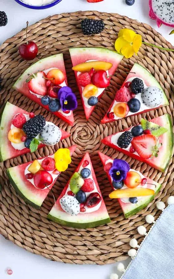 Healthy snacks, breakfast fun, fruit pizza, s’mores board, and more! Here are the best summer snacks and charcuterie board ideas for kids. Snack Platter, Party Food Platters, Charcuterie Platter, Charcuterie Ideas, Platter Ideas, Summer Snacks, Summer Desserts, Summer Recipes, New Recipes