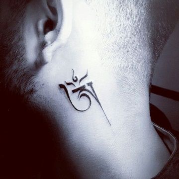 Tribal Tattoo En El Cuello Hombre Tattoo Design