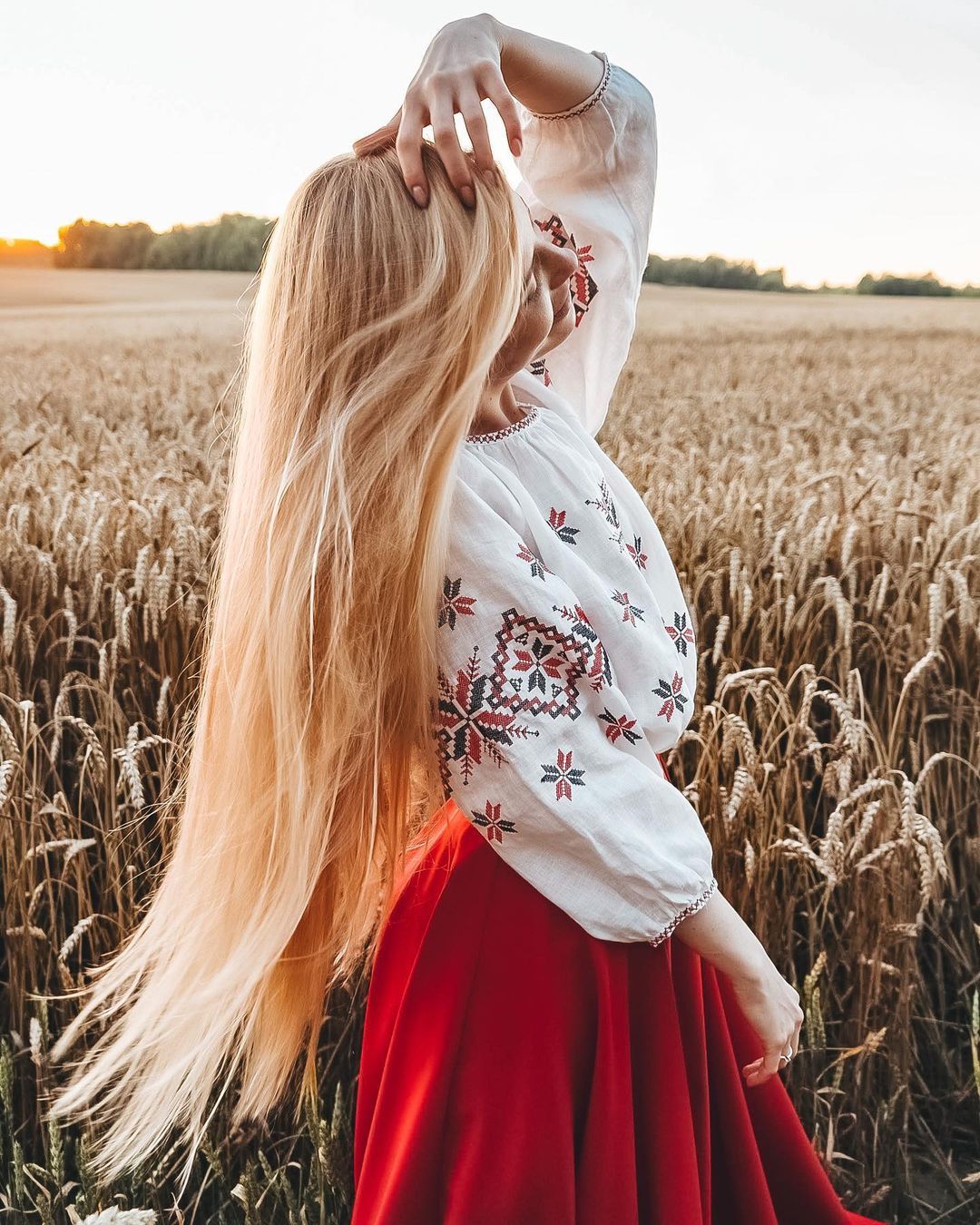 продюсер, смыслящий в уходе on Instagram: “Сегодня для меня важное событие - наконец, запланировала отпуск на начало сентября. Точнее написала Катя, что хотела взять отгул, а я…” Layered Cuts, Female Images, Trims, Tulle Skirt, Long Hair Styles, Skirts, Beautiful, Women, Fashion