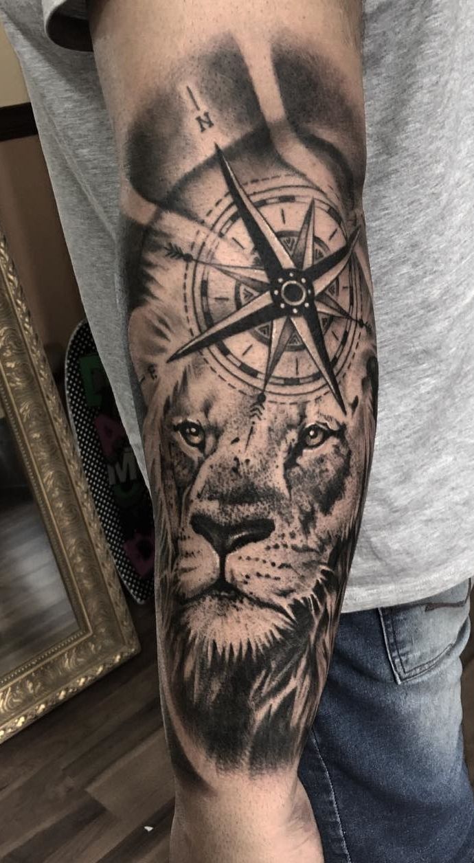 65 Tatuagens de leão Femininas e Masculinas | TopTatuagens Tribal Lion Tattoo, Lion Forearm Tattoos, Tattoos Arm Mann, Lion Head Tattoos, Forarm Tattoos, Lion Tattoo Design, Wolf Tattoos, Arm Tattoos For Guys, Forearm Tattoo Men