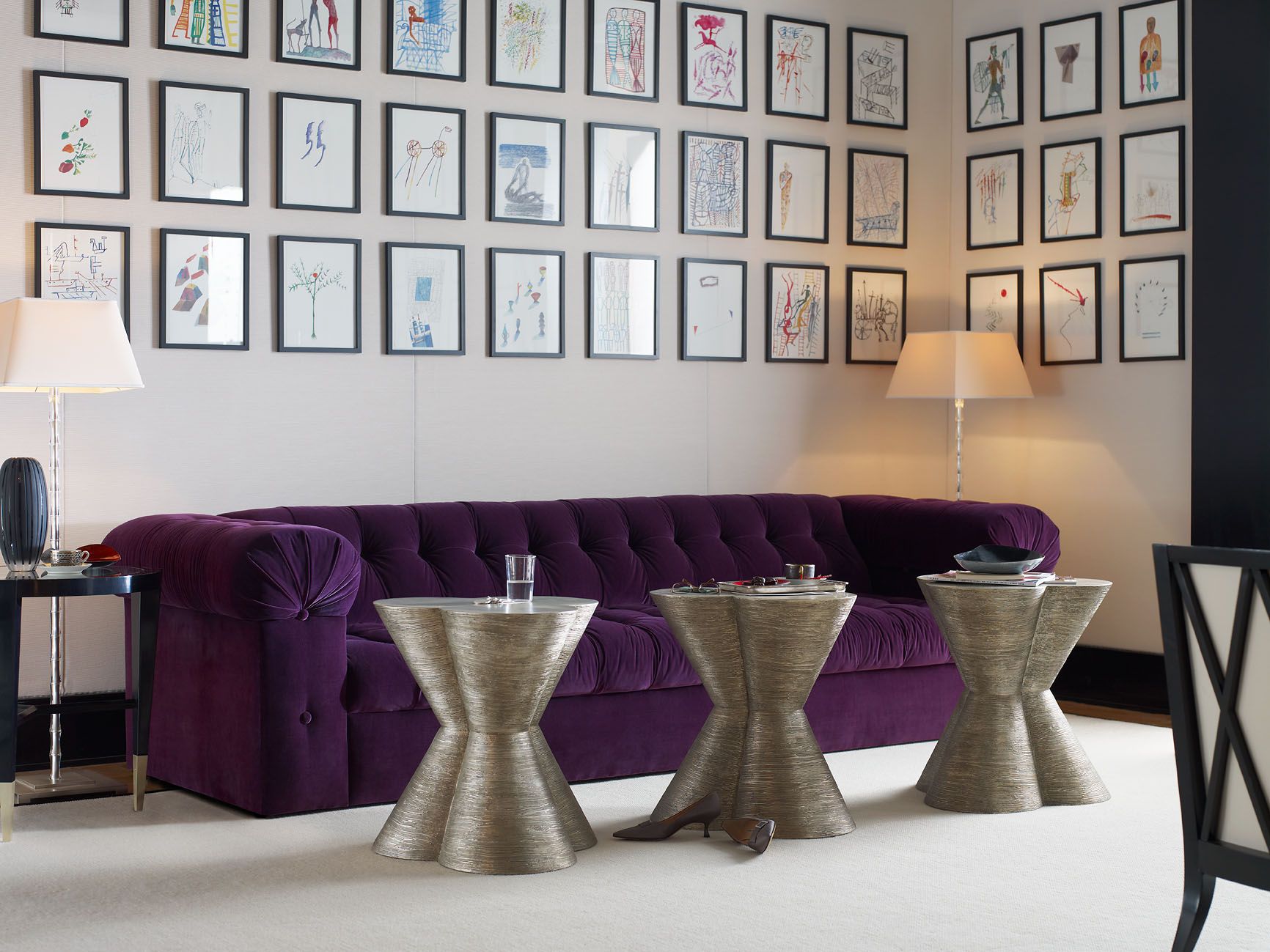 Unusual design: purple in the interior Unusual design: purple in the interior