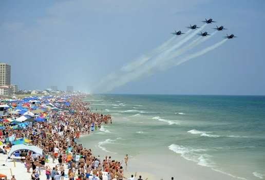 Blue Angel Show On Pensacola Beach Gives Me The Chills Everytime Blue Angel Show On Pensacola Beach Gives Me The Chills Everytime Southern Charm Pinterest Angels And