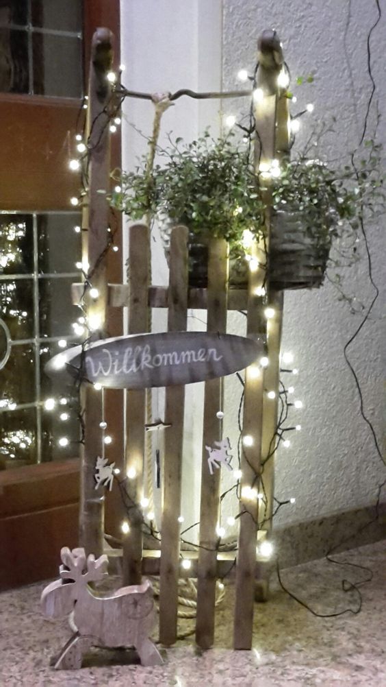 Verzaubern Sie Ihren Garten Ganz In Dem Stil Des Herbst -und Winters Mit Diesen Schönen Dekorationsideen. Easy Diy Decor, Diy Christmas Decorations Easy, Simple Christmas Decor, Noel Christmas, Christmas Garland, Outdoor Christmas, Rustic Christmas, Christmas Crafts, Cheap Christmas