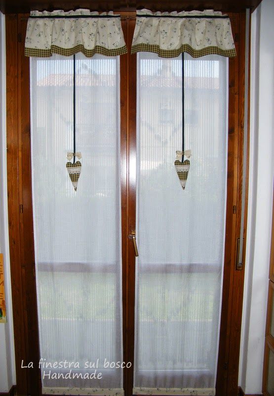 Avete voglia di cambiamenti in cucina.... basta un vestito nuovo ... Finestre con tende
