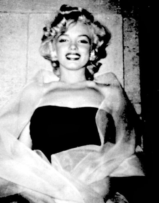 Style Marilyn Monroe, Marilyn Monroe Fashion, Marilyn Monroe Photos, Vintage Hollywood, Hollywood Glamour, Classic Hollywood, Hollywood Actresses, Norma Jeane, Beauty Icons