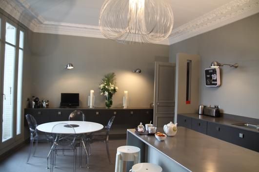 Photo Deco : Salon Moderne Appartement Haussmanien Epure | maison ... Photo Deco : Salon Moderne Appartement Haussmanien Epure | maison ...