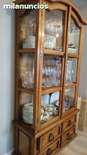 Vitrina de madera y puertas de cristal, de pino macizo encerado ... Vitrina de madera y puertas de cristal, de pino macizo encerado ...