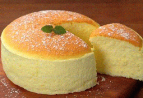 Prăjitură pufoasă cu iaurt. O porție are doar 95 de calorii. Rețeta pas cu pas a unui desert de vis | StiriDiaspora No Cook Desserts, Sweets Recipes, Dessert Recipes Easy, Cake Desserts, Baby Food Recipes, Cake Recipes, Chocolate Malt Cake, Mini Chocolate Cheesecake, Dessert Drinks
