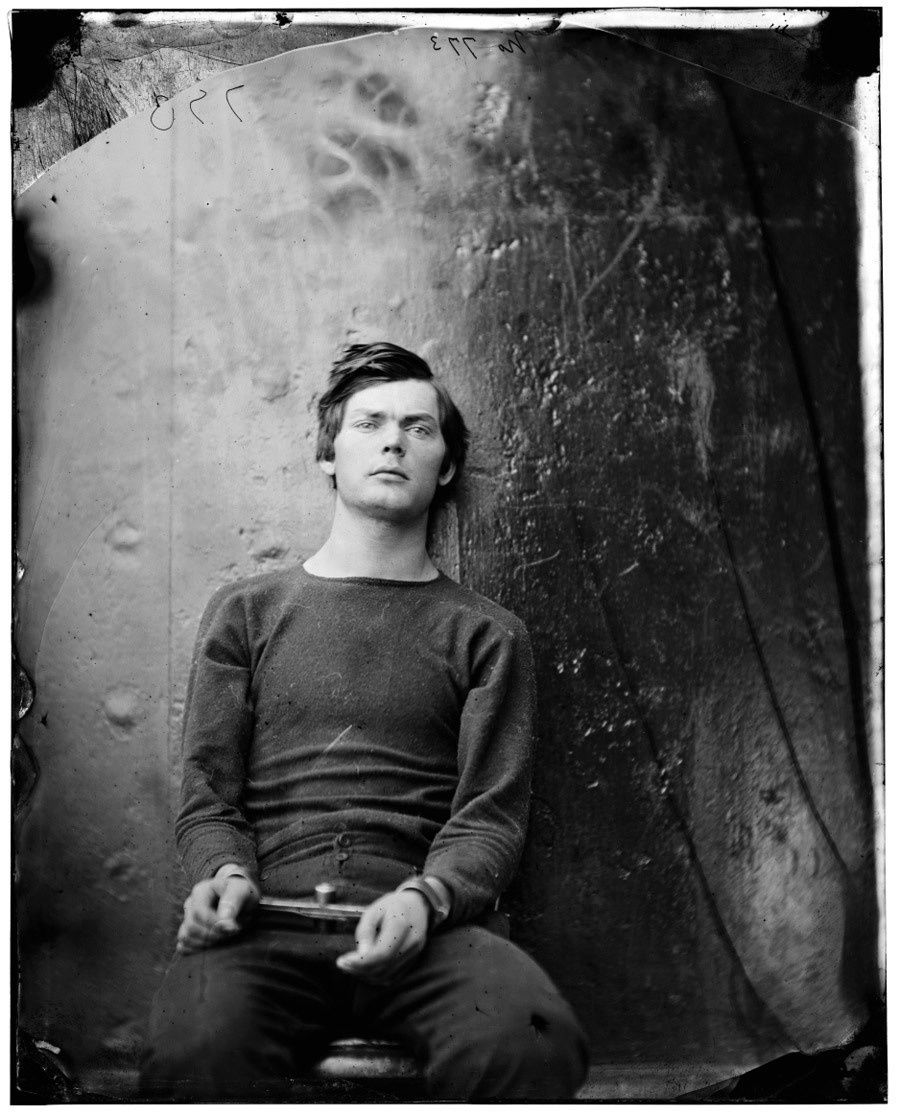 evelyn mchale de 23 anos saltou do topo do famoso edifício empire