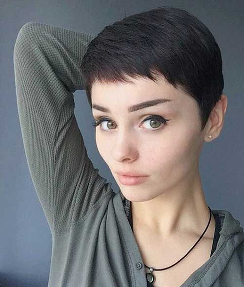 Kurzes mädchen aus tallk girl queer