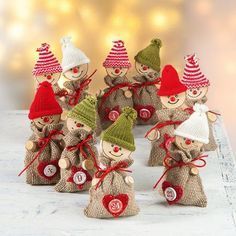 Idée créative - Calendrier de l'Avent avec lutins en toile de jute - boutique en ligne buttinette - buttinette - loisirs créatifs #loisirscréatifs