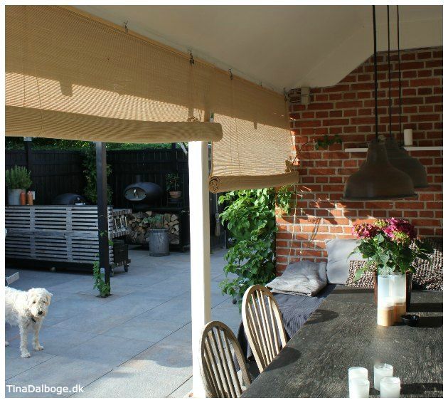 Afskærmning pÃ¥ terrasse og udekøkken med bambusrullegardiner fra ... Terrasse afskærmning