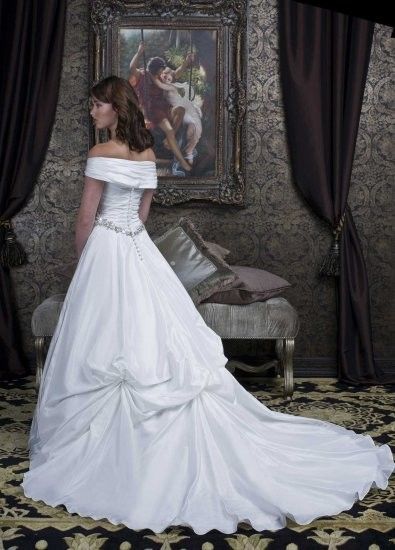 Alice in Wonderland type dress - back | Wedding dresses, Wedding