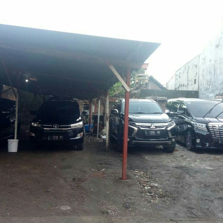 Sewa Mobil Surabaya | Rental Mobil Surabaya Murah. SR transport - Persewaan Mobil Surabaya - Avanza, Innova, Fortuner, Pajero, Alphard, Vellfire, Toyota Hiace, Elf Long - Harga BERANI MURAH - Garansi Layanan TERBAIK. Toyota, Art Drawings Sketches, Surabaya, Elf, Rental, Vehicle, Background, House, Quick