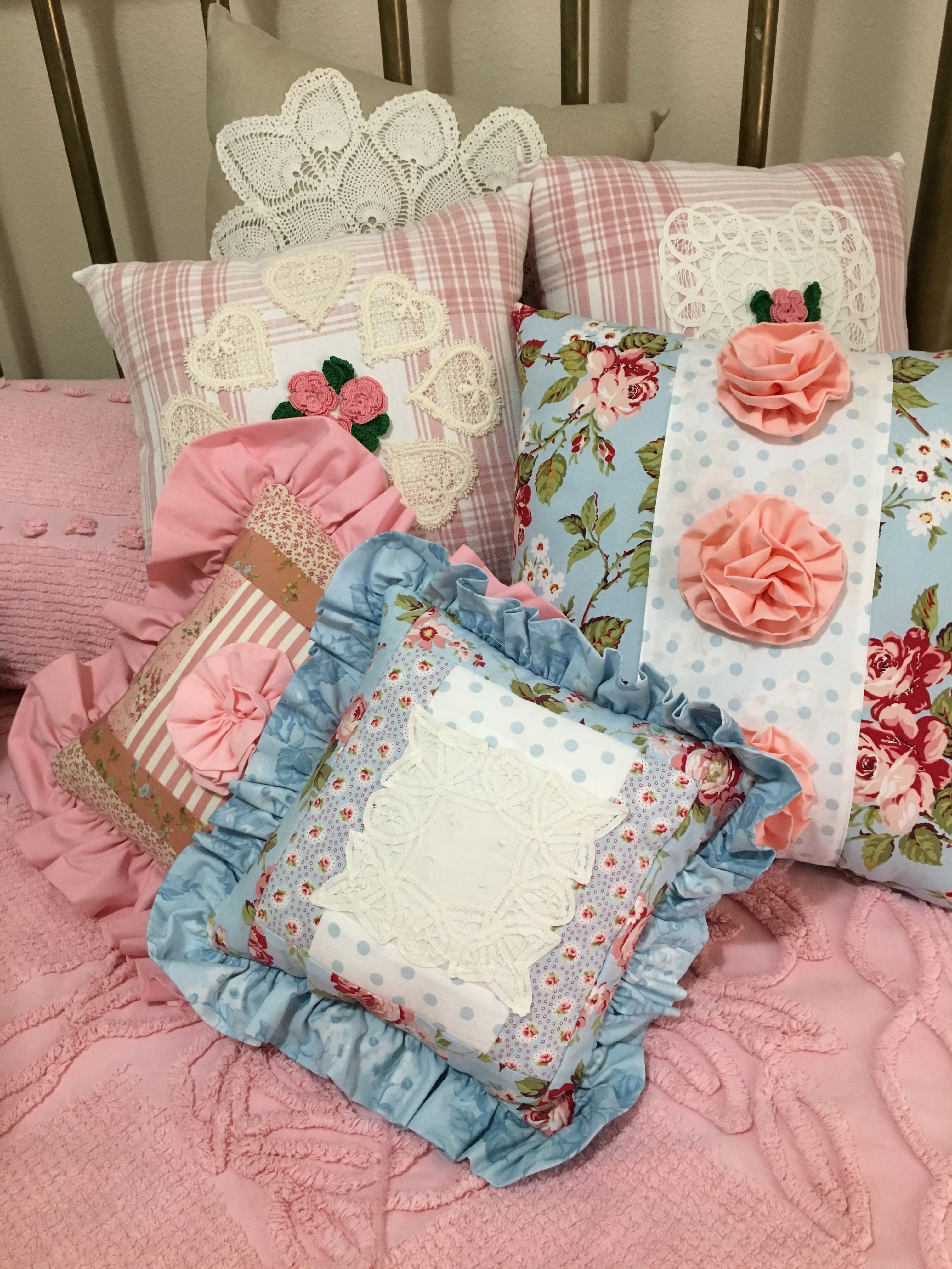 Pillows Featuring Some Recycled Linens Contact Me For Purchase Pillows Featuring Some Recycled Linens Contact Me For Purchase Wendyrobertsart Gmail Recyclinglinensbeddingbedding Setsupcyclelinen Duvet