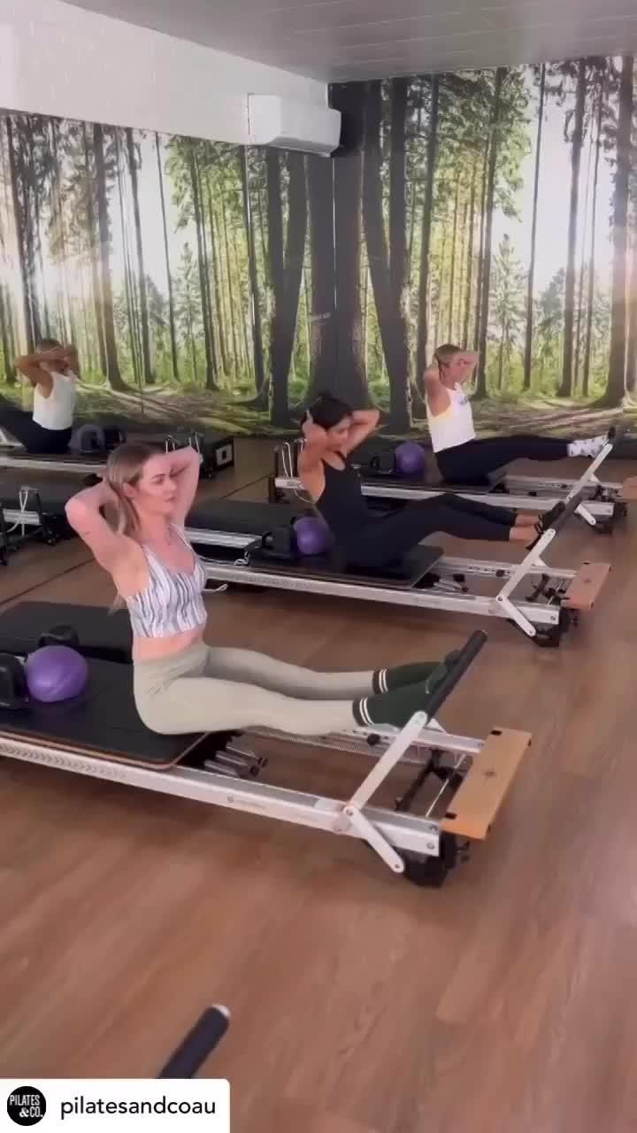 Core ignited
⁣
Follow @PilatesEmpowerment for more!⁣
⁣
Credit: @pilatesandcoau⁣
⁣
⁣
⁣