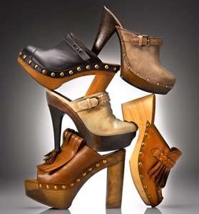 i like.... and i have a similar of the first.... High Heel Clogs, Clogs Shoes, On Shoes, Me Too Shoes, Shoe Boots, High Heels, Womens Clogs And Mules, Wooden Clogs, Sandals