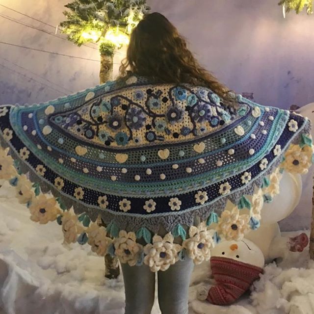 I'm dreaming of a blue/white christmas...🌲🌲🌲 #almostchristmas #happytimes #adindaswotld #blijestola #wintertime #sprookje #ilovemydaughter #happycolors #ilovemyfamily #enjoyyourevening 💕