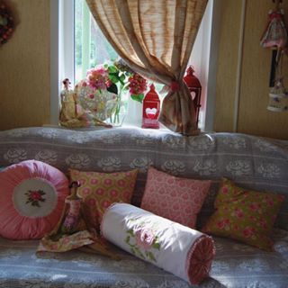 ТИЛЬДА ДАЧА ДЕКОР (@katarina_miron) • Фото и видео в Instagram Curtains, Home Decor, Blinds, Decoration Home, Room Decor, Draping, Home Interior Design, Picture Window Treatments, Home Decoration