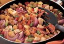 Breakfast on Black Friday!! Home-Style+Turkey+Hash+-+The+Pampered+Chef® Food Dishes, Main Dishes, Dishes Recipes, Turkey Hash, Pampered Chef Recipes, Vegetarian Recipes, Healthy Recipes, Turkey Recipes Thanksgiving, How To Cook Potatoes