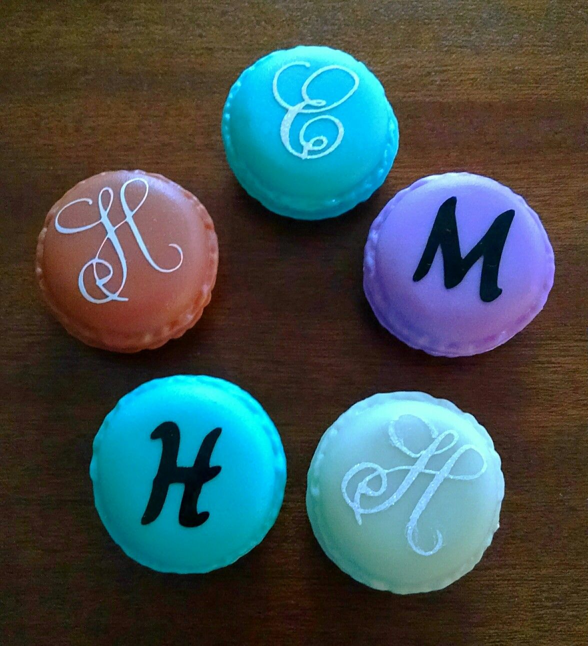 monogrammed mini macarons diy projects projects diy monogrammed mini macarons diy projects projects diy