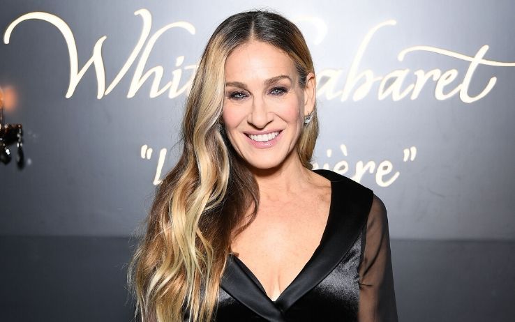 I migliori film di Sarah Jessica Parker #Bellezza #Donnadisuccesso #Gossip #Gossips #Influencer #Sexandthecity #Celebrità #Fashion #Hottest #SarahJessicaParker John Corbett, Everything Stays, Social Programs, How To Tie Ribbon, Grad Cap, And Just Like That, Sarah Jessica Parker, Sex And The City, Grad Parties