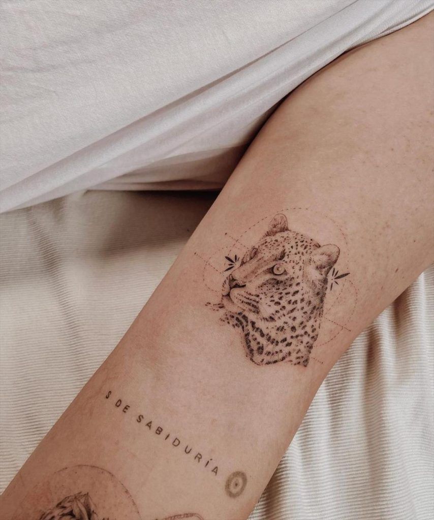 27 Powerful lion tattoo for women with meanings and inspiration - Head Tattoos, Baby Tattoos, Mini Tattoos, Cute Tattoos, Small Tattoos, Forearm Tattoos, Animal Tattoos For Women, Face Tattoos For Women, Back Tattoo Women