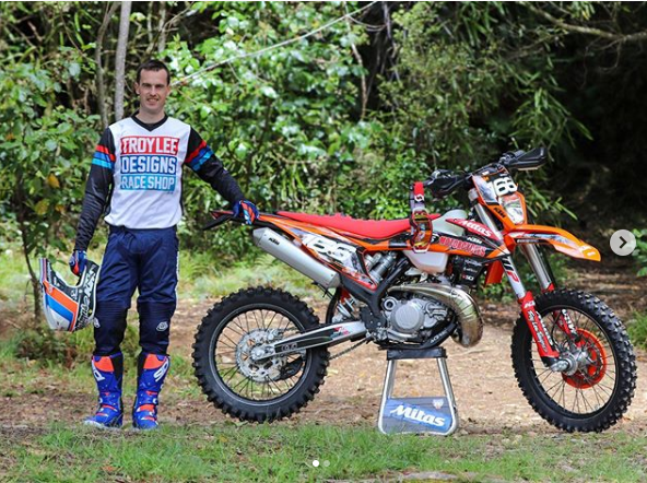 Grand Prix signifies the highest level of international racing competition, and Troy Lee Desgns lives up to this high-performance moniker with its GP Gear line of jerseys, pants and gloves. Motocross Kit, Troy Lee, Air Gear, Supermoto, Carlsbad, Mix Match, Grand Prix, Warm Weather, High Performance