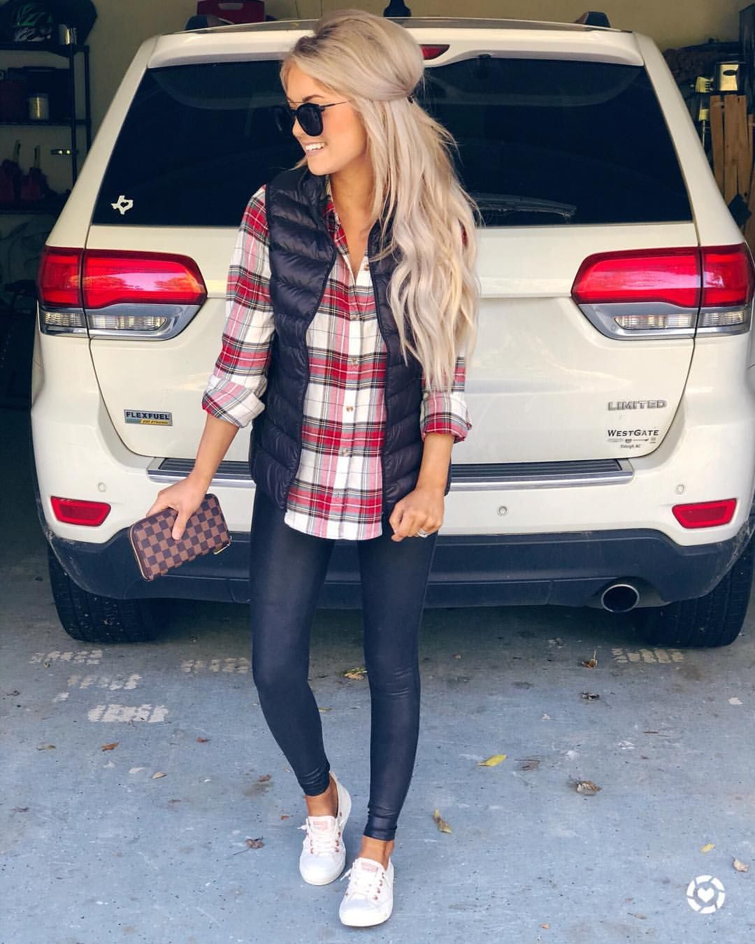 Katy Roach on Instagram: “My flannel is more than 50% off & fully stocked! I have it in multiple colors! So good!! I also linked lots of other items I have from that…” #falloutfitsformoms