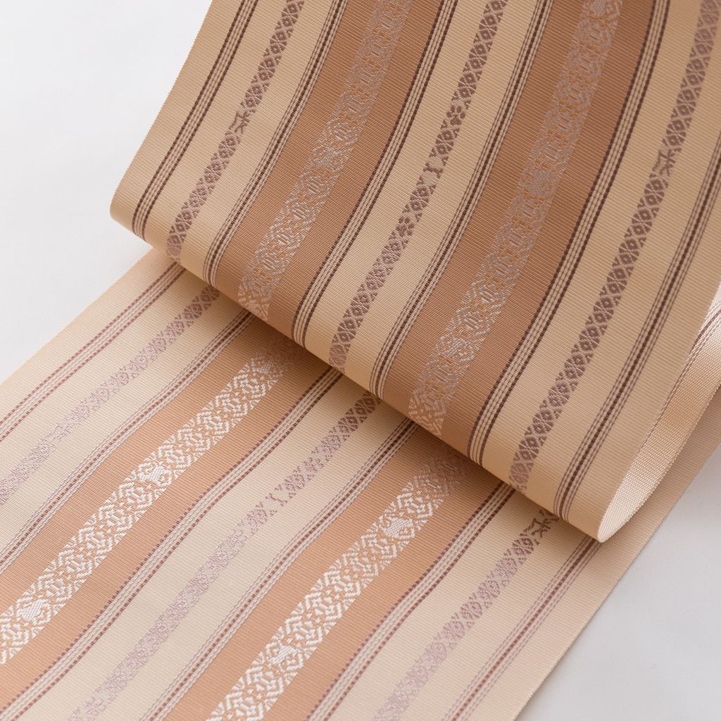 八寸名古屋帯 18年 干支献上 戌 発表 Feature Kimono Production Okano 博多織 大島紬 帯 八寸名古屋帯 18年 干支献上 戌 発表 Feature Kimono Production Okano 博多織 大島紬 帯