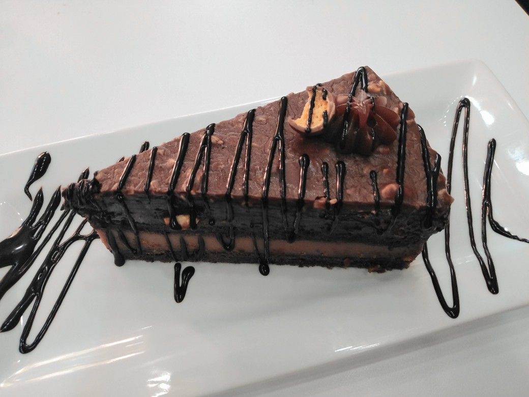 American Chocolate Cake With Caramel Sauce In American Chocolate Chocolate Caramel Cake Food American Chocolate Cake With Caramel Sauce In American Chocolate Chocolate Caramel Cake Food