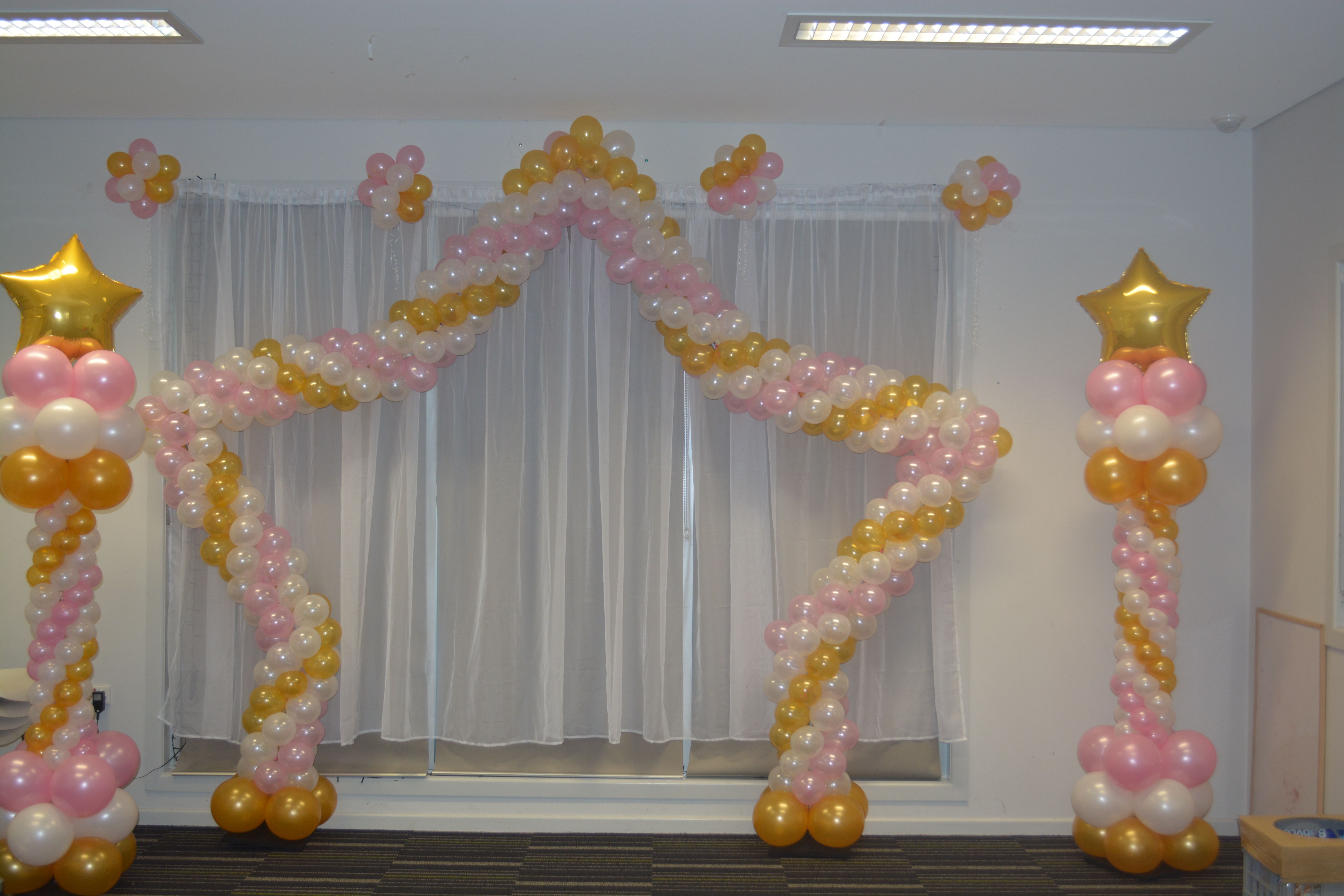 Twinkle Twinkle Little Star Balloon Arch in pearl pink