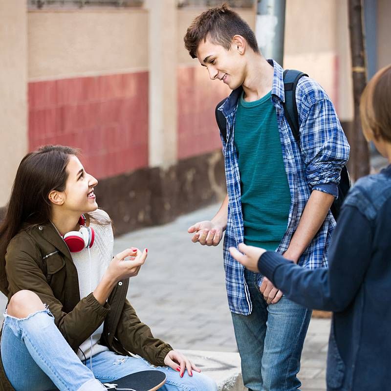 Richtig Flirten in der Schule: So beachten dich die Jungs