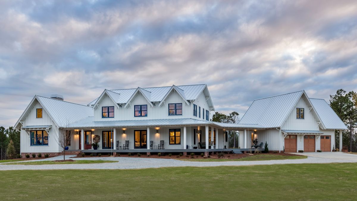 CarsonSpeer Builders’ scope of work was to turn 150 acres in Fountain Inn into a place called home for a family of five and help them enjoy the entire process. The home is a Modern Farmhouse with 4,226 sq. ft. of heated space and a total of 7,423 sq. ft. under roof. Everything is customized to fit our client’s needs. Modern Farmhouse Exterior, Farmhouse Style House, Farmhouse Design, Farmhouse Laundry, Farmhouse Curtains, Farmhouse Living, 7 Bedroom House Plans Farmhouse, French Farmhouse Decor, Dream Farmhouse
