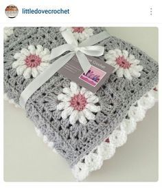 Instagram @littledovecrochet - crochet baby bkanket #parenting