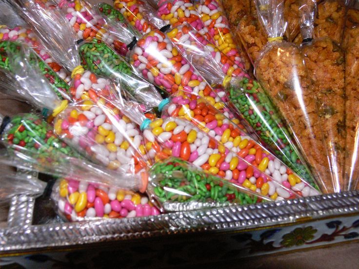 Treats in henna cones.JPG | Pakistani Hennas and Favors