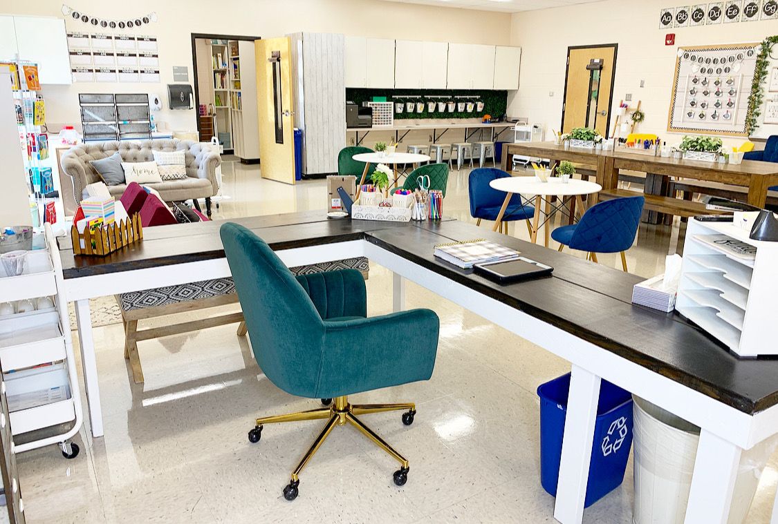 Classroom Layout, New Classroom, Classroom Design, Kindergarten Classroom, Classroom Decor, Classroom Organization, Classroom Management, Teacher Storage, Classroom Table