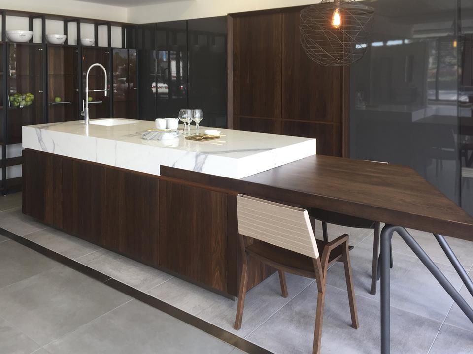 Cocinas elegantes en madera y porcelánico XLIGHT Premium El diseño - cocinas elegantes Cocinas elegantes en madera y porcelánico XLIGHT Premium El diseño - cocinas elegantes