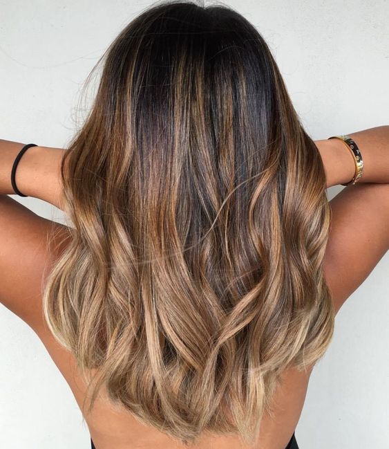 Haircuts with layers; Haircuts with bangs; Trendy hairstyles and colors 2019; Women haircuts; blonde hair; balayage hair.