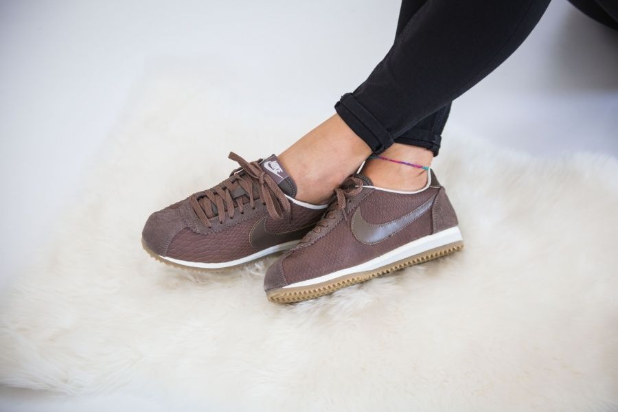 nike cortez beige leather