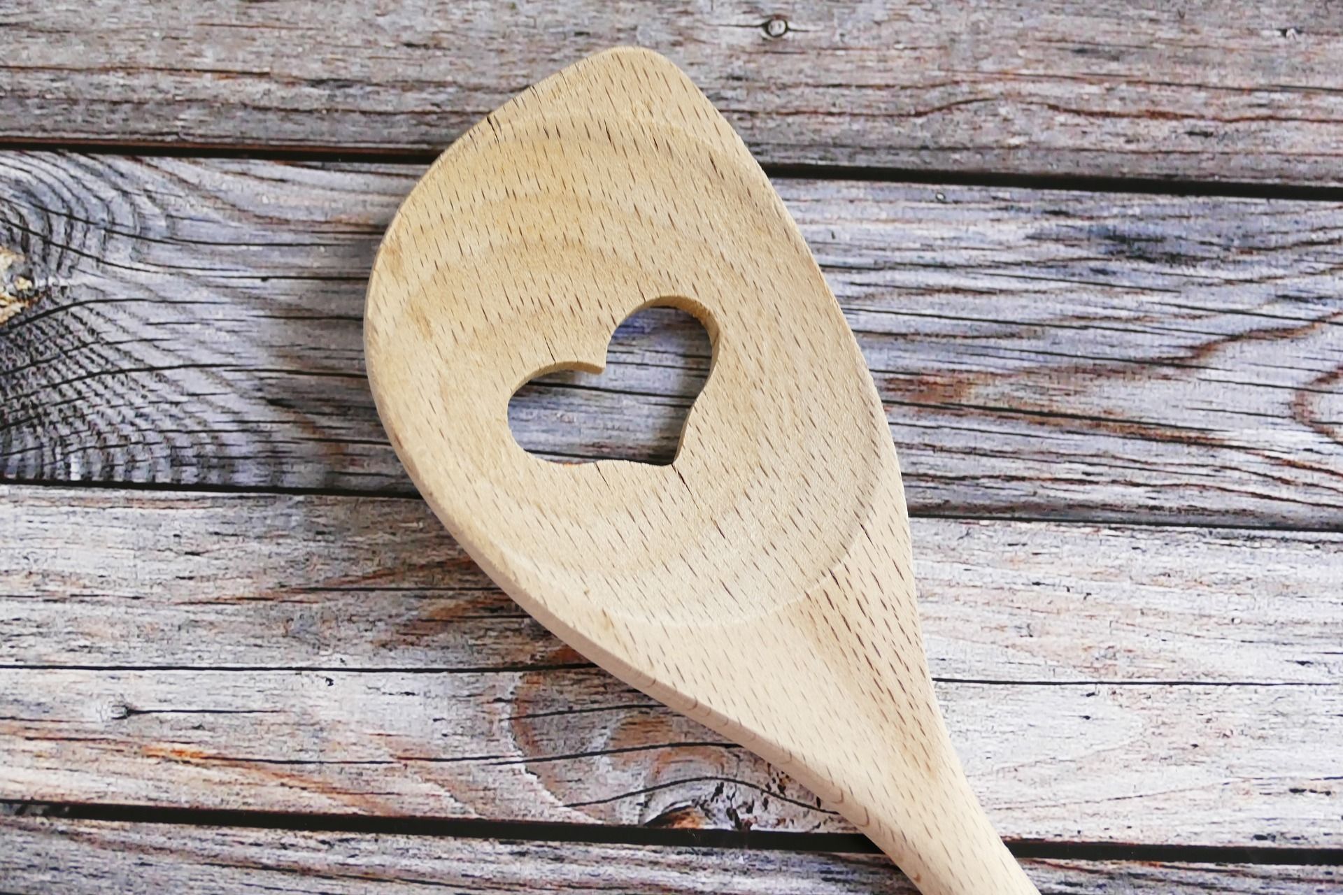 Surinaams Soto soepje %%page%% -Cambridge recepten vanuit stap 4 Bewustzijn Met het 1 op 1 dieet Simple Wood Carving, Easy Wood, Carving Wood, Whittling Projects, Cake Decorating Kits, Homemade Birthday Cakes, Musical Box, Exotic Food, Wood Tools