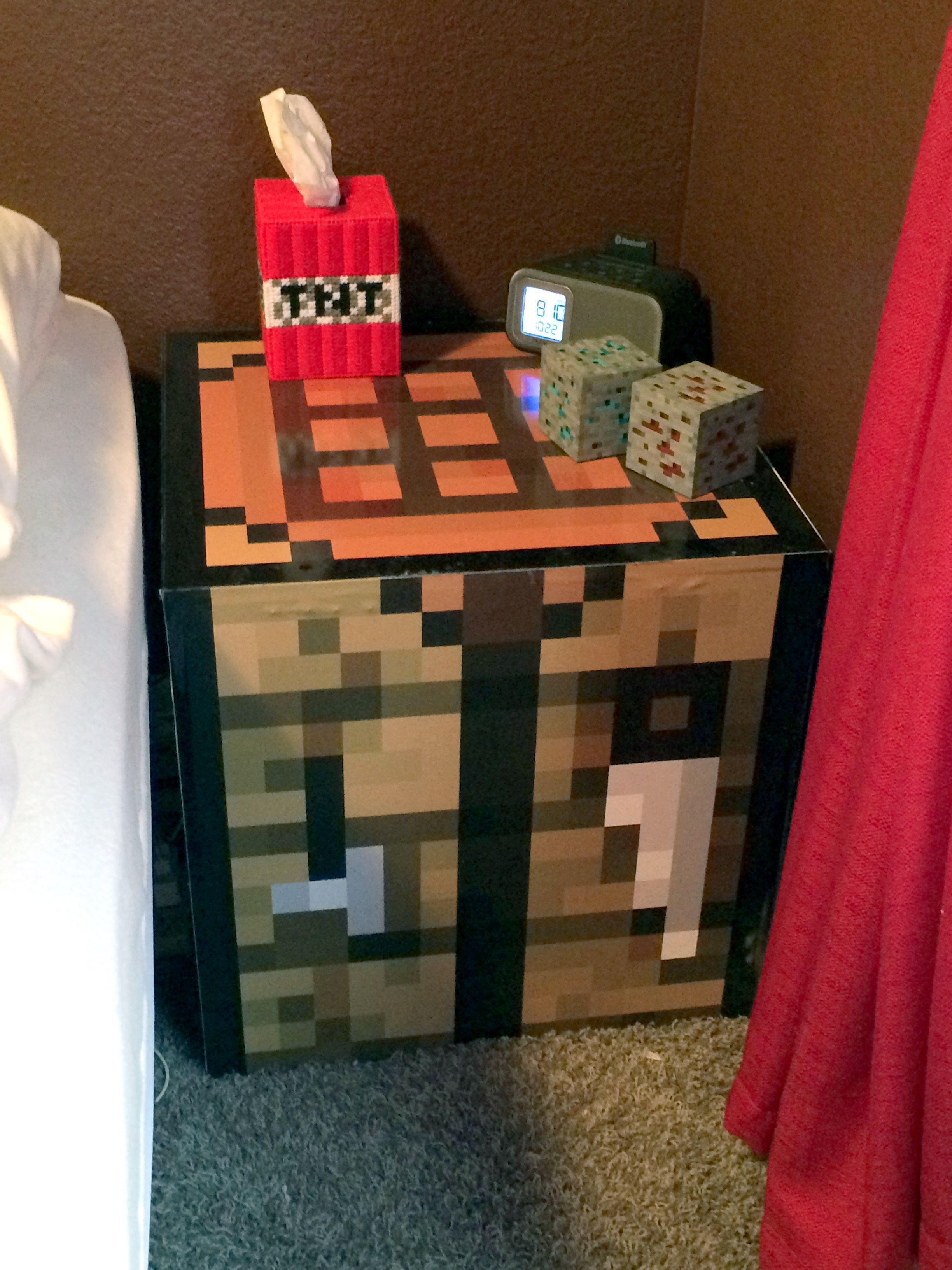 Minecraft Crafting Table Tnt Klenex Box And Lighted Diamond And Redstone Ore For The Nightstand Minecraft Room Minecraft Room Decor Minecraft Bedroom Decor