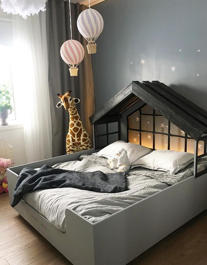 Whether you live for a minimalist set-up or need punchy colors in your life, this collection of 56 designer bedroom images is chock-full of inspiration, innovative tips, and decorating tricks. Big Girl Rooms, Big Boy Room, Baby Boy Rooms, Child Room, House Bed Boys Room, Nursery Baby Room, Baby Bedroom, Baby Room Decor, Nursery Ideas