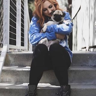 Really cute. @beckylynchwwe #wwe #wweraw #beckylynchwwe #themanbeckylynch #wwedivas #womenschampion #wwesmackdownlive #wrestlemania…
