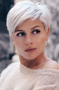 23 Beautiful Short Hairstyles for Thick Hair | Lov 23 Beautiful Short Hairstyles for Thick Hair | Lov