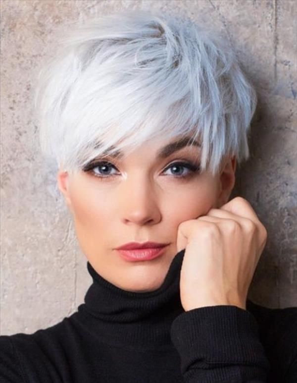 Several popular woman's short haircut and hairstyles ideas, shorter is cooler - Cozy living to a beautiful lifestyle Short Silver Hair, Short White Hair, Short Hair With Layers, Short Hair Cuts For Women, Short Hairstyles For Women, Grey Hair Styles For Women, Blonde Pixie Hairstyles, Short Pixie Hair, Bob Hairstyles