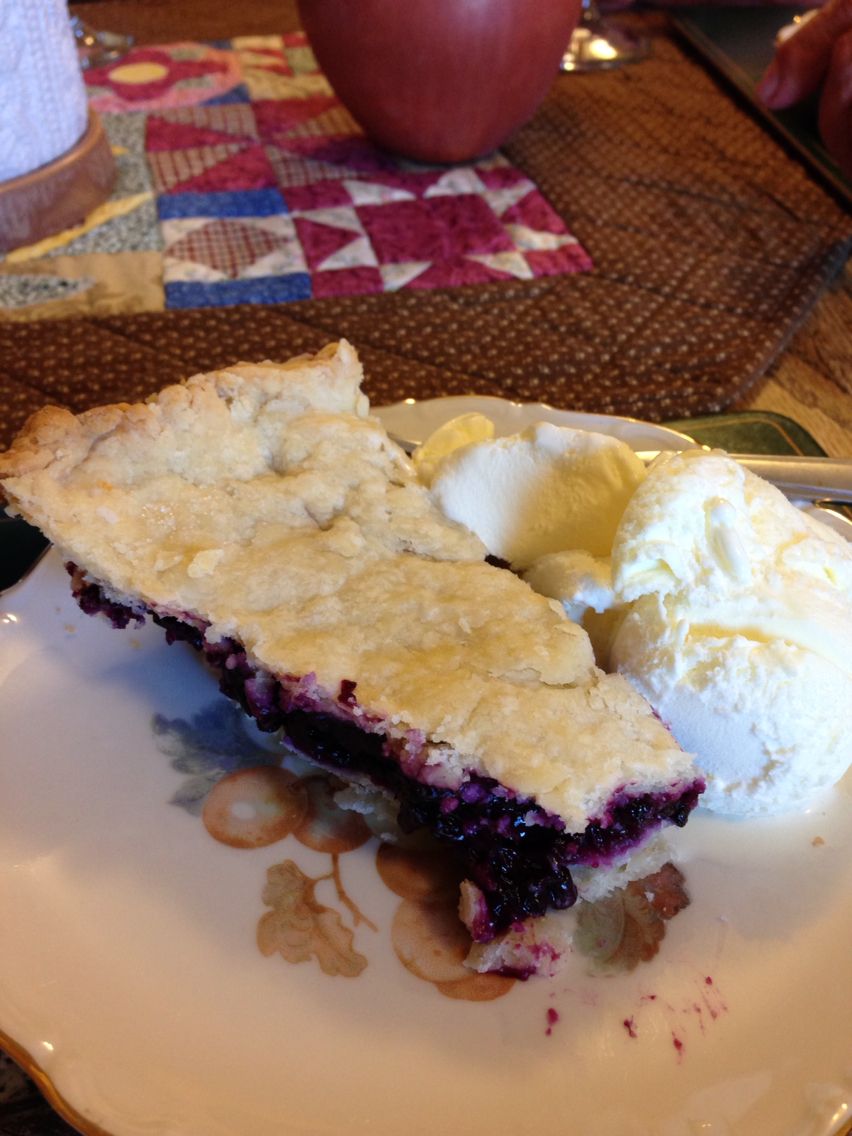 Mom's elderberry pie! Elderberry pie, Good eats, Cooking Mom's elderberry pie! Elderberry pie, Good eats, Cooking